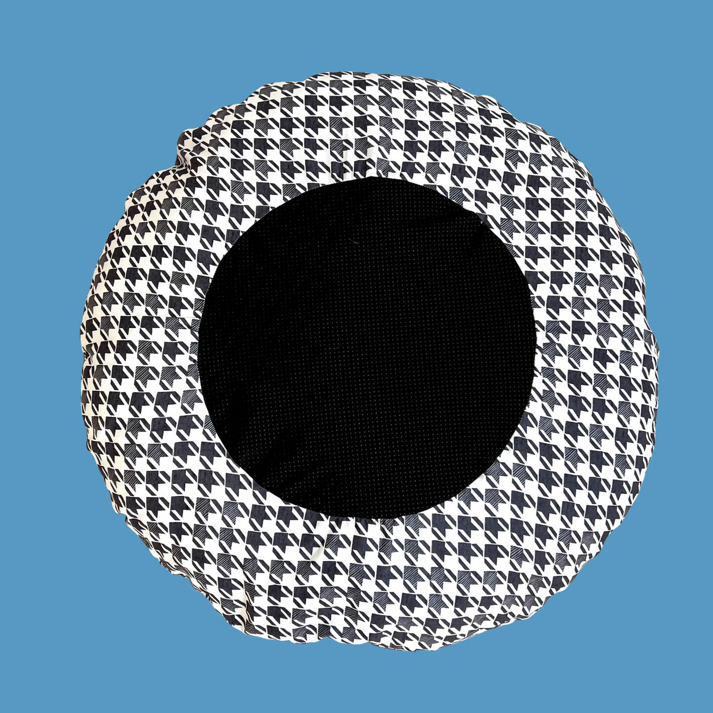 Houndstooth Round Dog Bed | Luxe Collection