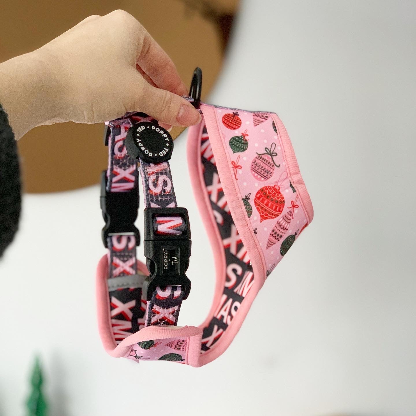 Walk + Wear | Reversible Harness | Pink Christmas / XMAS